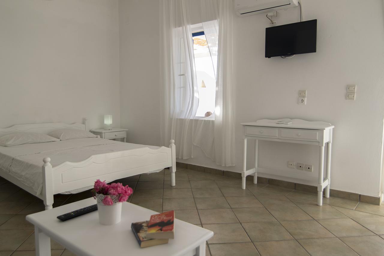 Armadoros Hotel / Ios Backpackers Экстерьер фото
