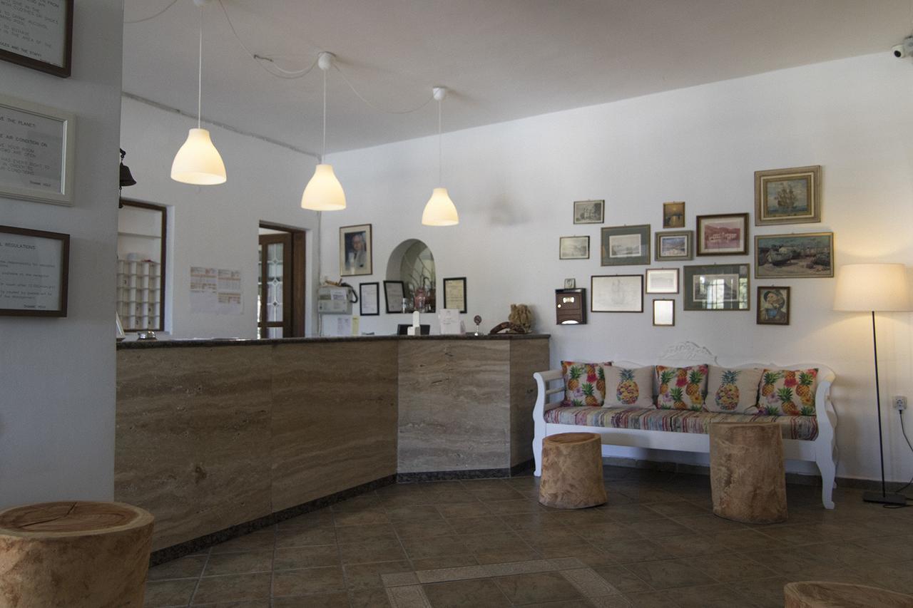 Armadoros Hotel / Ios Backpackers Экстерьер фото