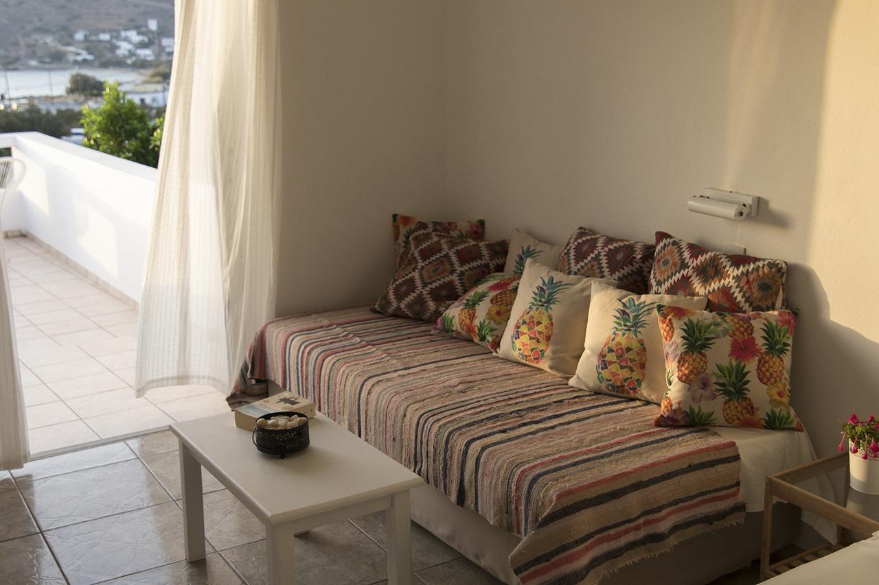 Armadoros Hotel / Ios Backpackers Экстерьер фото